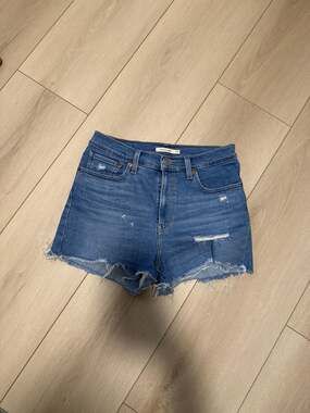 Levi's Women's High Rise Distressed Cut-Off Denim Shorts Size 30